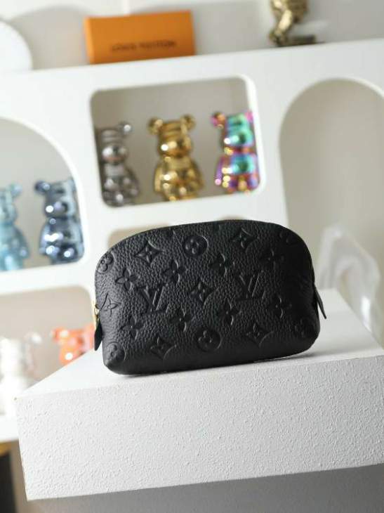 Picture of Louis Vuitton Wallets _SKUfw240693915fw